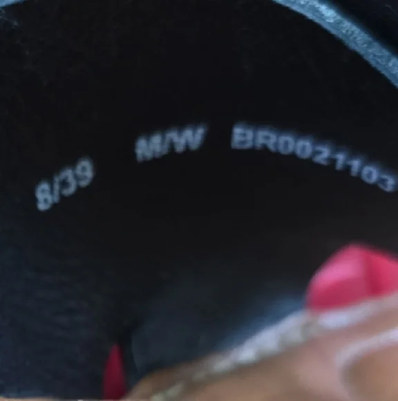 Born Black Leather Sandals with Crossover Straps - Picture 10 of 10